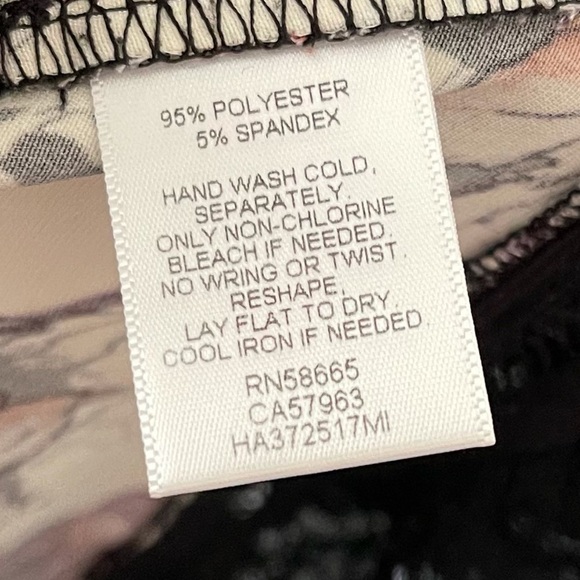 Halogen Lace Floral Tank Small - Picture 6 of 7